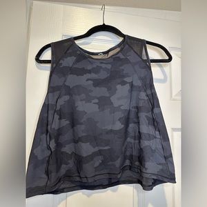 Lululemon cropped top